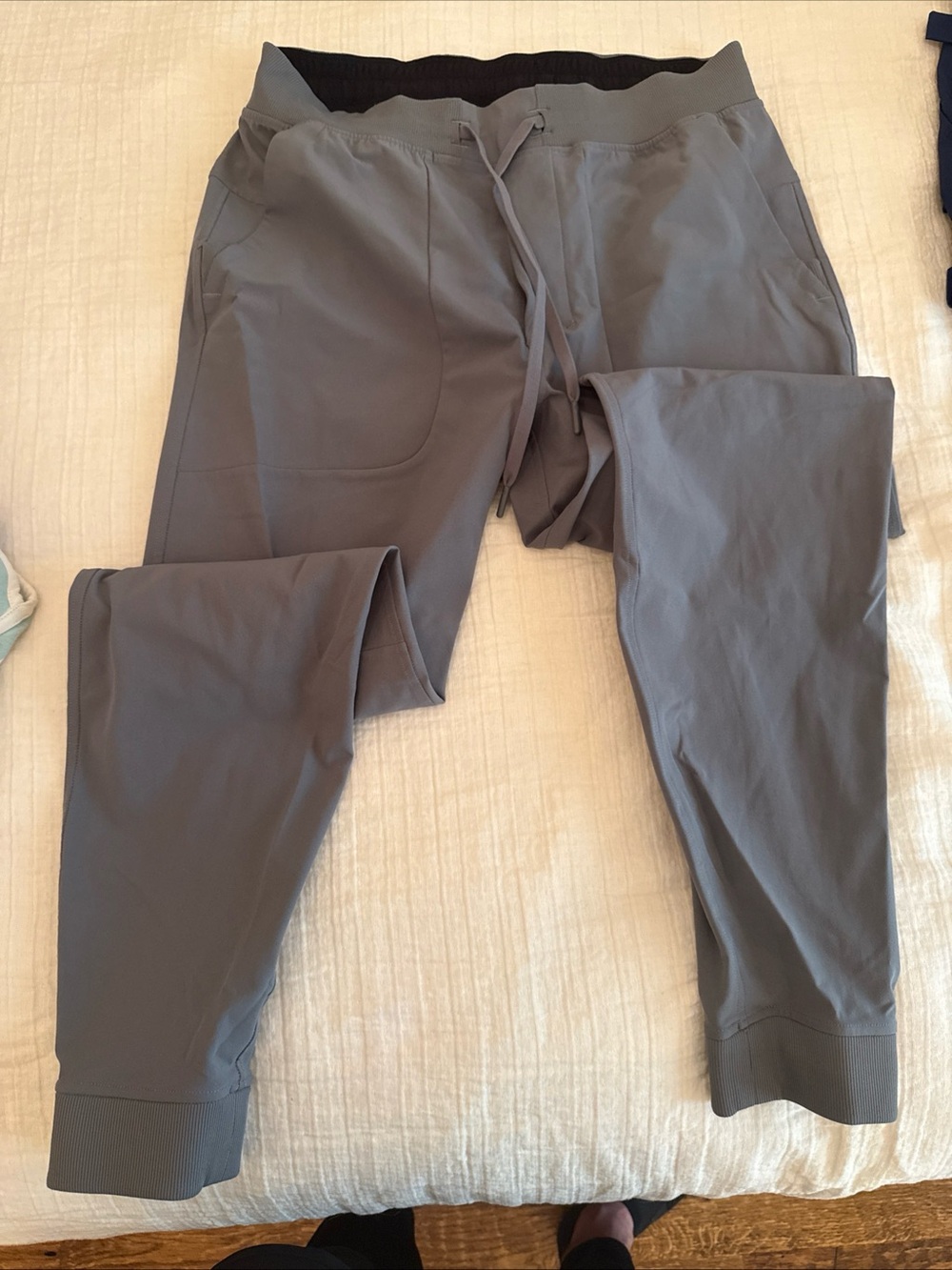 Lululemon ABC Men's Gray Jogger Pants - Large